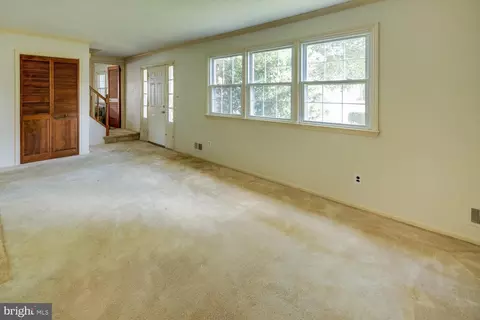 906 Devon Dr, Newark, DE 19711 photo 2