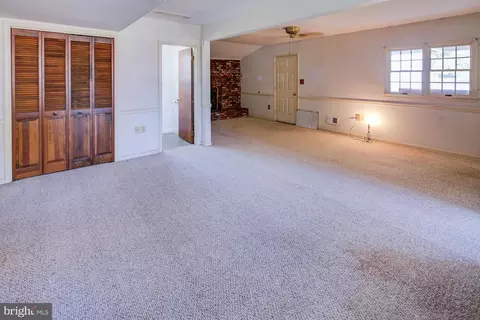 906 Devon Dr, Newark, DE 19711 photo 3