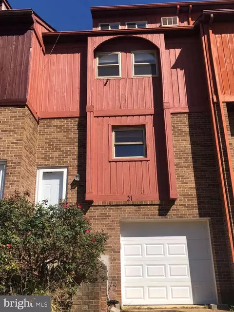 21 Servan Ct, Wilmington, DE 19805