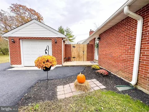 2607 Stephenson Dr, Wilmington, DE 19808