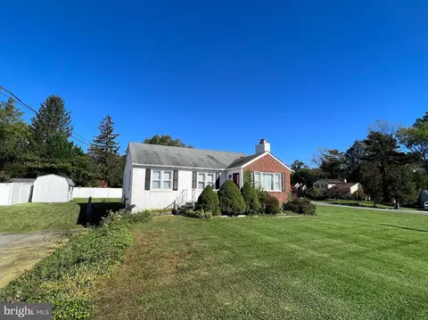 2717 Naamans Rd, Wilmington, DE 19810