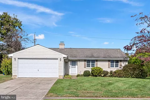 2 Colesbery Dr, New Castle, DE 19720