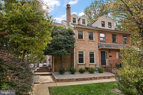 902 N Bancroft Pkwy, Wilmington, DE 19805