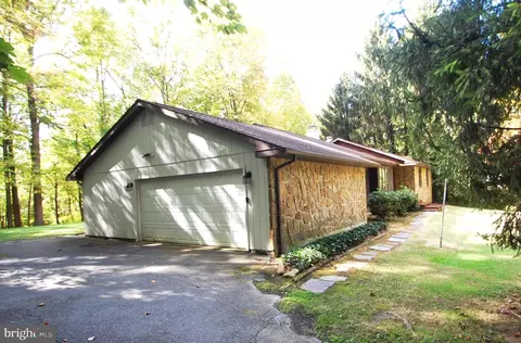 628 Belgian Dr, Bear, DE 19701 photo 2