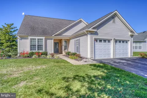 6 Springmill Dr, Middletown, DE 19709