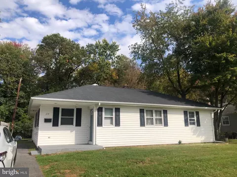 122 Robinson Dr, New Castle, DE 19720