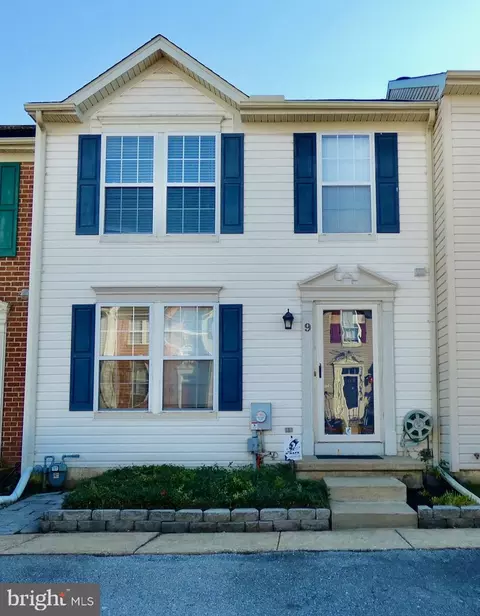 9 E Christina Pl, Newark, DE 19702