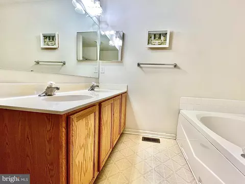 270 W Red Lion Dr, Bear, DE 19701 photo 17