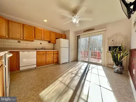 270 W Red Lion Dr, Bear, DE 19701 photo 11