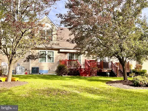 270 W Red Lion Dr, Bear, DE 19701 photo 2