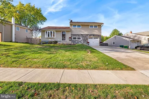 11 Cameo Rd, Claymont, DE 19703