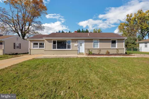 104 N Brownleaf Rd, Newark, DE 19713 photo 2