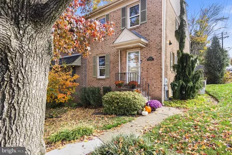 1900 Dorcas Ln, Wilmington, DE 19806