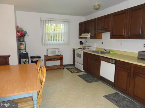 10 Gaynor Ct, Bear, DE 19701 photo 5
