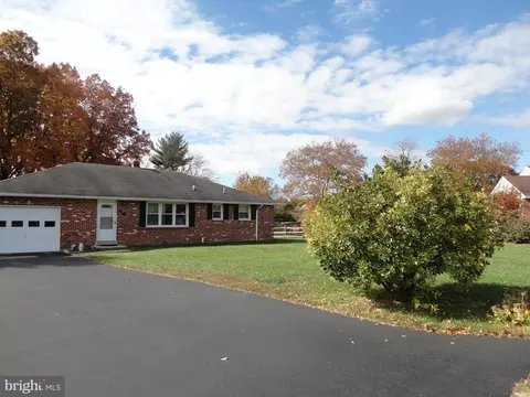 10 Gaynor Ct, Bear, DE 19701 photo 2