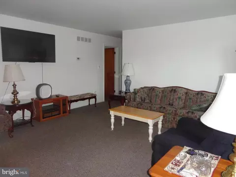 10 Gaynor Ct, Bear, DE 19701 photo 3