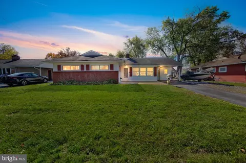 11 E Stephen Dr, Newark, DE 19713