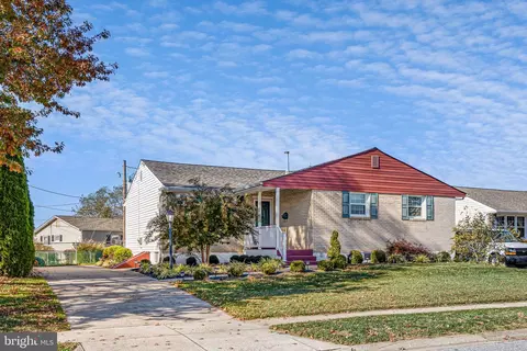 13 Doncaster Rd, New Castle, DE 19720