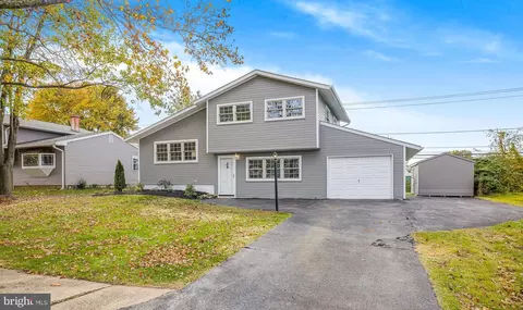 1125 Greentree Rd, Newark, DE 19713