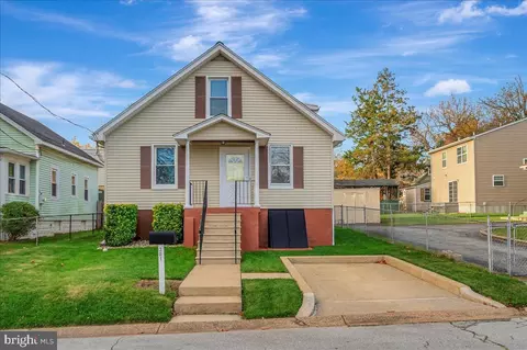 301 4th St, New Castle, DE 19720