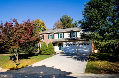15 Blue Fox Ct, Newark, DE 19711
