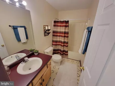 Bath - 209 Ernest Dr, Middletown, DE 19709 photo 2 of 4