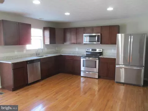 700 Melvin Ct, Townsend, DE 19734 photo 2