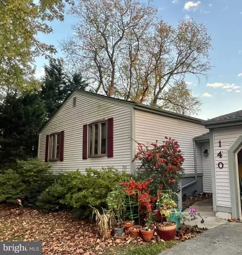 140 Garwood Dr, Bear, DE 19701