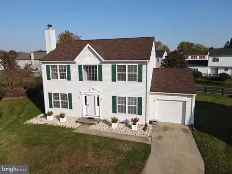 7 Lyon Ct, Newark, DE 19702