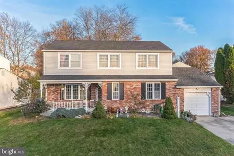 6 Needleleaf Dr, Newark, DE 19702