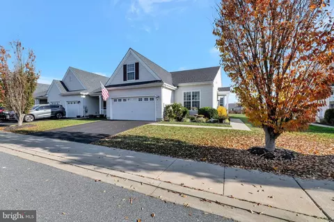 41 Grand National Ln, Newark, DE 19702