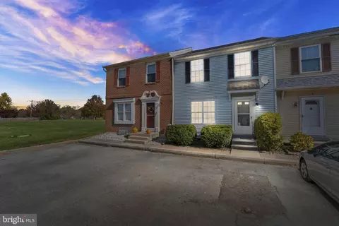 7 Denby Ct, New Castle, DE 19720