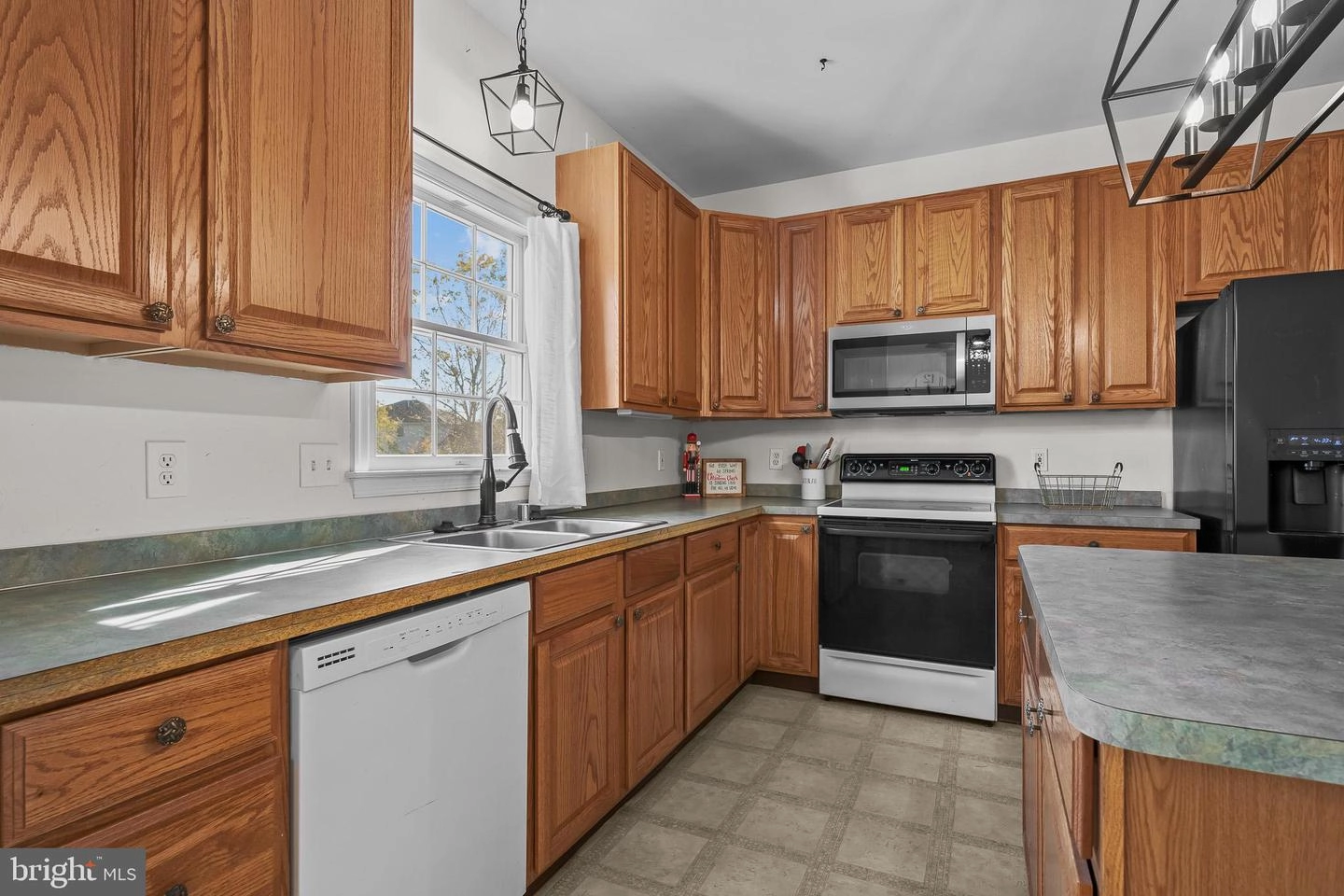 106 Marble House Dr, Bear, DE 19701 photo 8