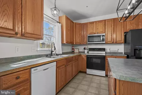 106 Marble House Dr, Bear, DE 19701 photo 8