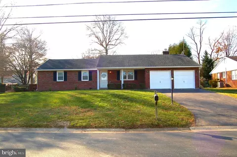 2206 Old Orchard Rd, Wilmington, DE 19810