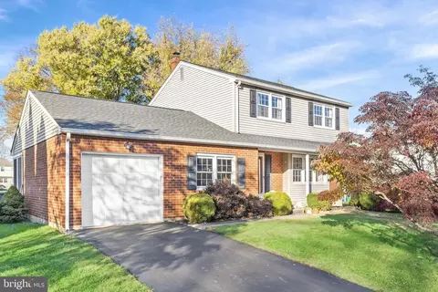 2203 Charwood Dr, Wilmington, DE 19810