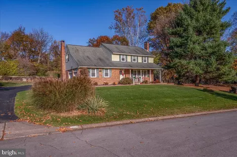 2415 Graydon Rd, Wilmington, DE 19803