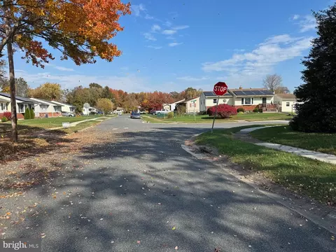 51 Dunsinane Dr, New Castle, DE 19720 photo 4