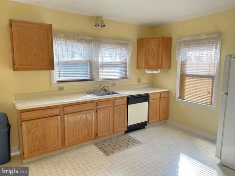 713 Ellen Dr, Bear, DE 19701 photo 9