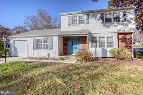 15 Lynn Dr, Newark, DE 19711