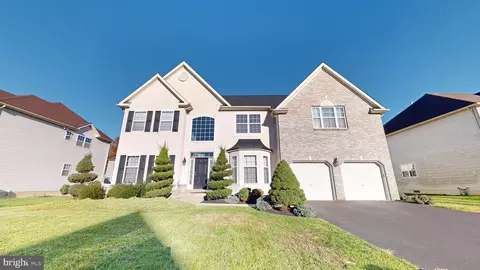 13 Latour Ln, Newark, DE 19702