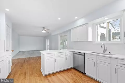 Kitchen - 606 Valley Run, Bear, DE 19701 photo 3 of 7