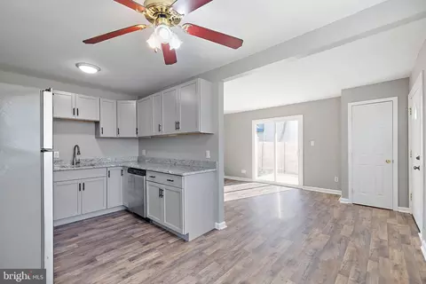 2208 Dickens Ter, Newark, DE 19702