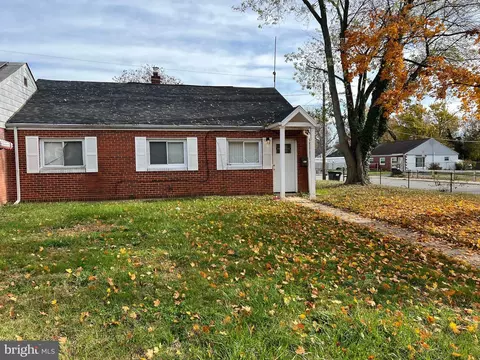 14 Simonds Dr, New Castle, DE 19720