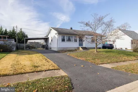 215 Elderfield Rd, Newark, DE 19713