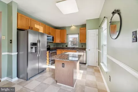49 Alexis Dr, Newark, DE 19702 photo 4
