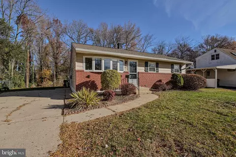 615 Shue Dr, Newark, DE 19713 photo 2