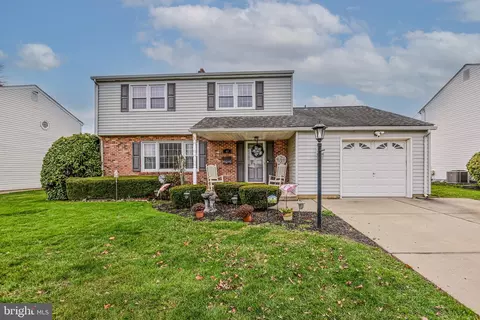 49 Lesley Ln, New Castle, DE 19720