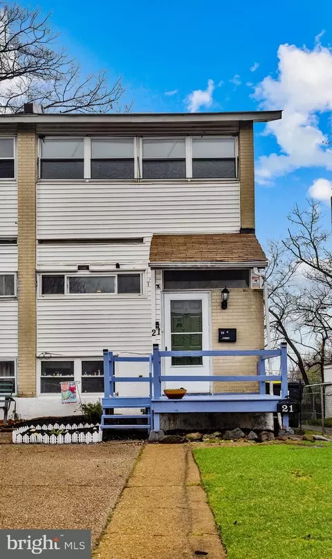 21 Oakmont Dr, New Castle, DE 19720
