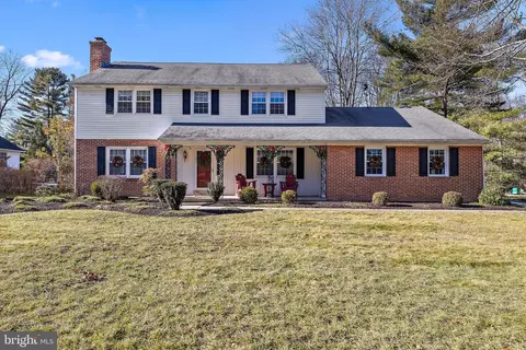 2614 Longwood Dr, Wilmington, DE 19810